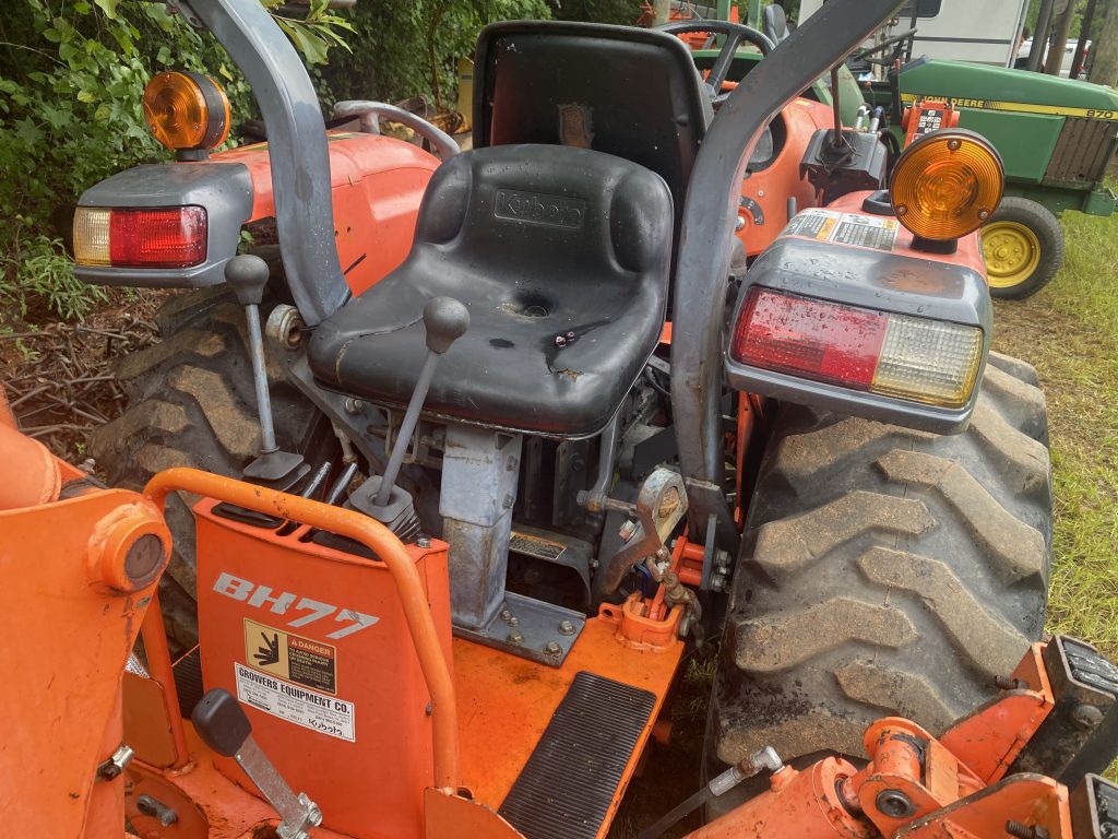 Kubota L3800 4×4 Backhoe Tractor with Loader Advanced Tool & Equipment