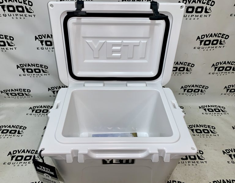 New Classic Style YETI Roadie 20 Rotomolded Cooler White Advanced