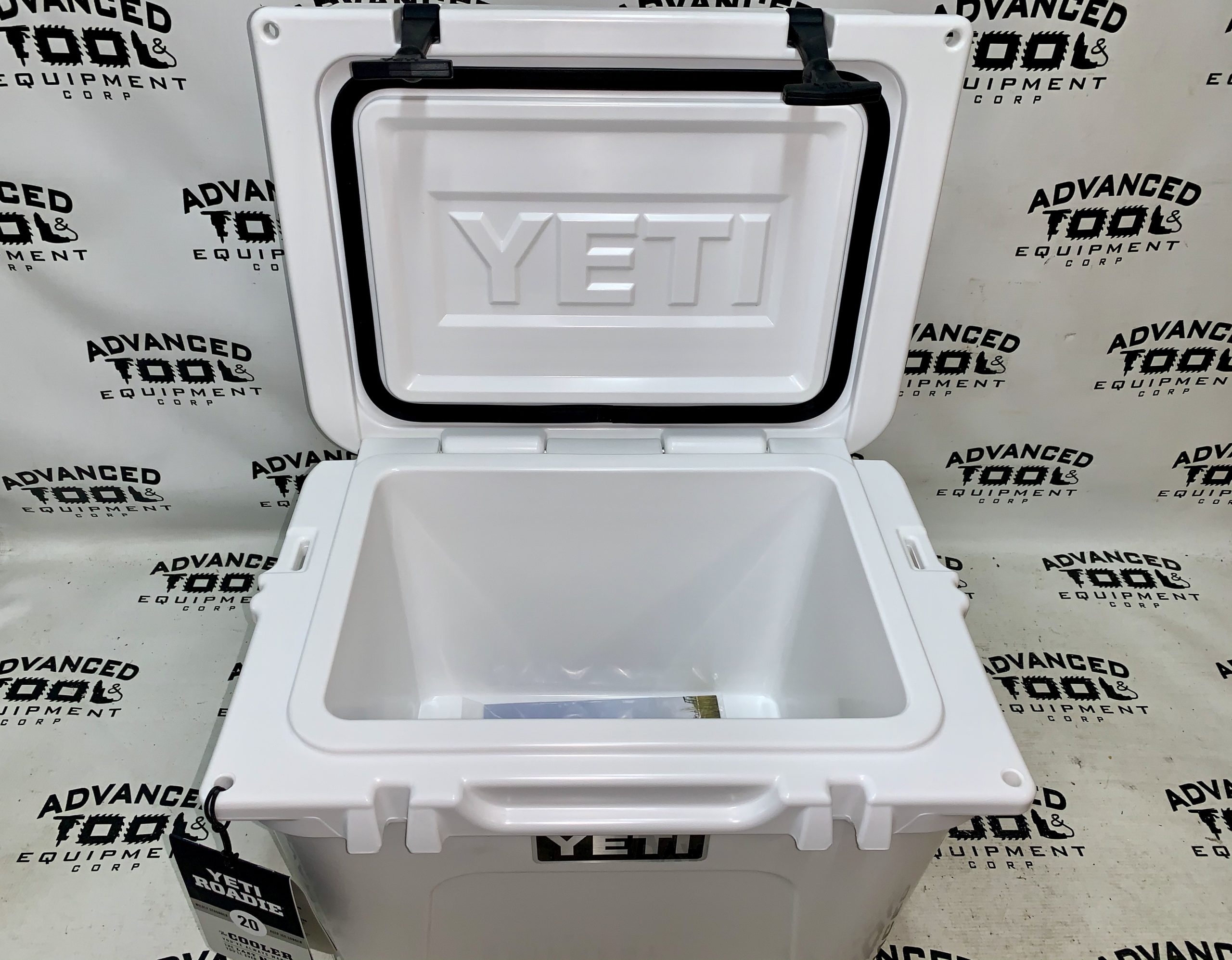 Yeti Roadie 20, 16-Can Cooler, White - Kellogg Supply