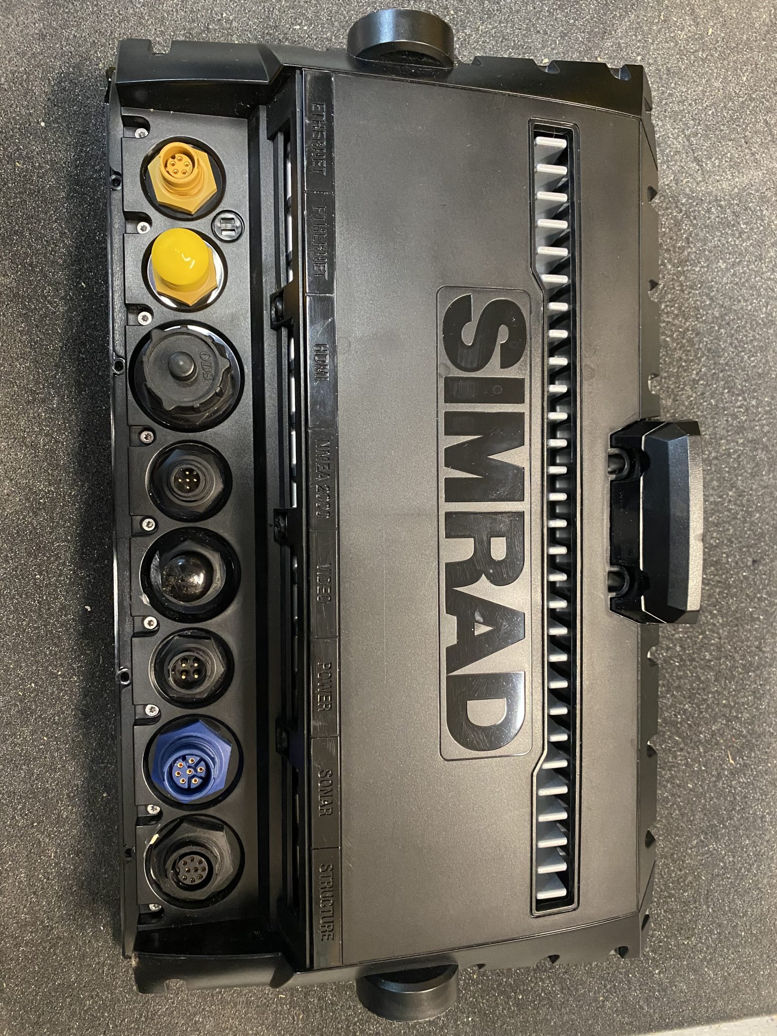 Simrad NSS12 EVO2 Marine Chart Plotter GPS (Cracked LCD) Advanced